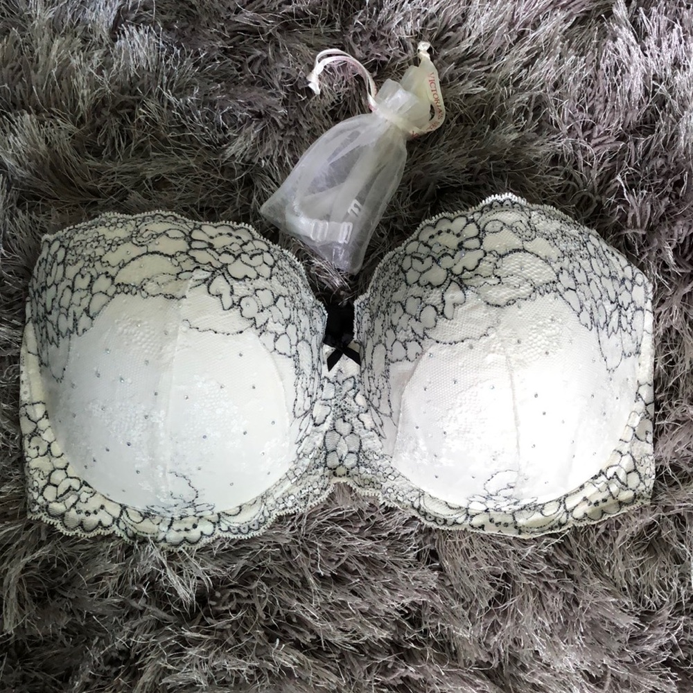 Victoria’s Secret bra 38DDD